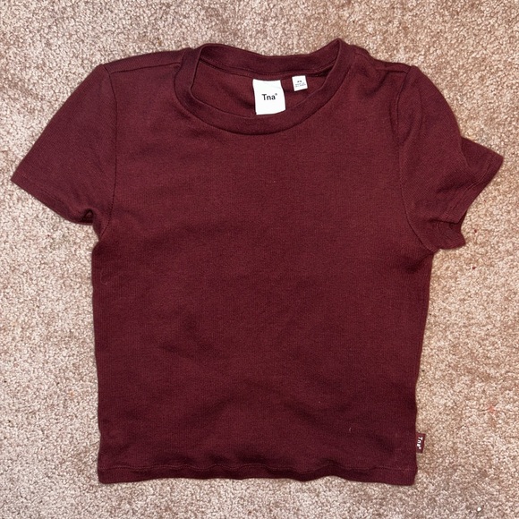 Aritzia tna maroon ribbed T-shirt!! - Picture 2 of 3